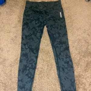 Gymshark camo seamless, leggings Medium green